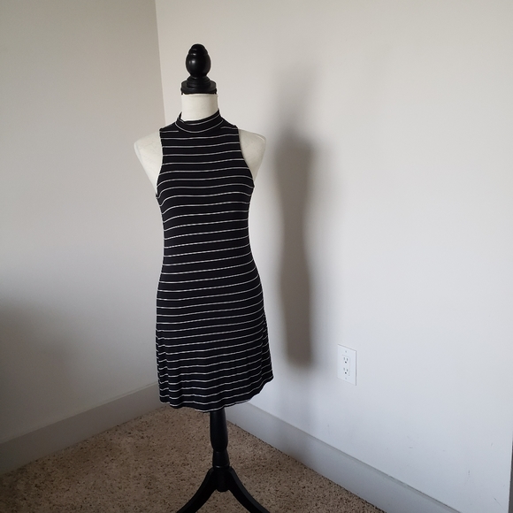 seriously soft. AERO. black striped dress size XS brand new! - Picture 2 of 6